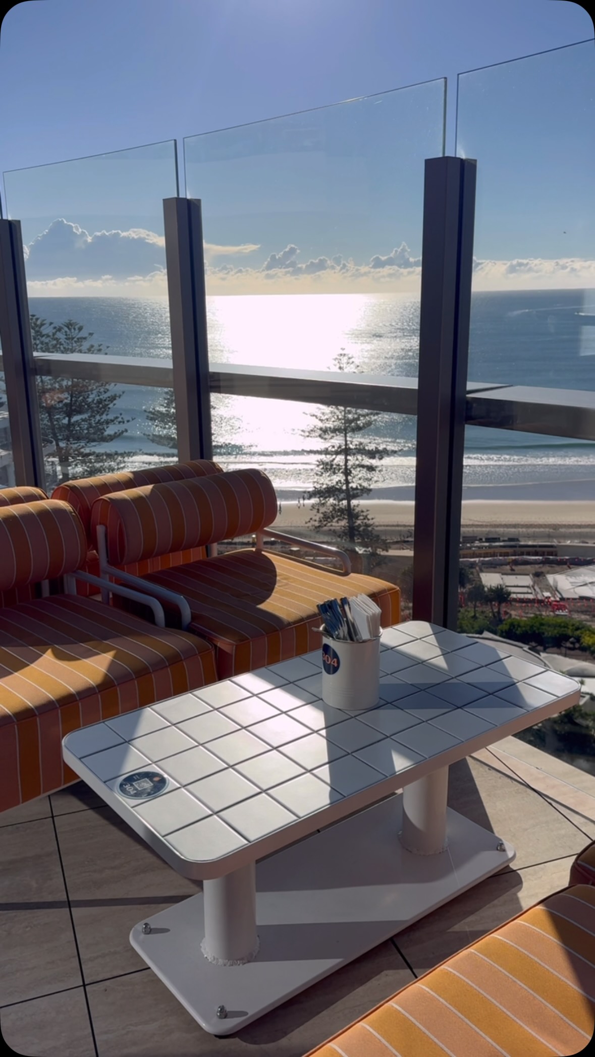 We recently spent a week in QLD and booked @avanimooloolababeach through @luxury.escapes. We had no idea it was a brand new hotel and wow, it was such a great family trip! Staff were so lovely and we even had a cocktail voucher and breakfast included. 

Follow along @thefamilyfind for more family travel inspo and insights!